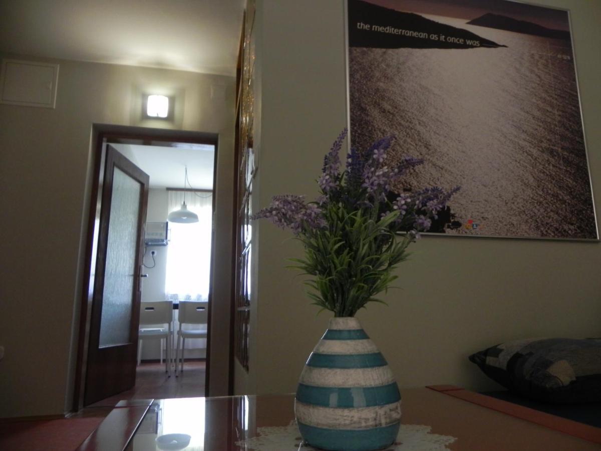 Apartments Katalenic Selce Exterior foto