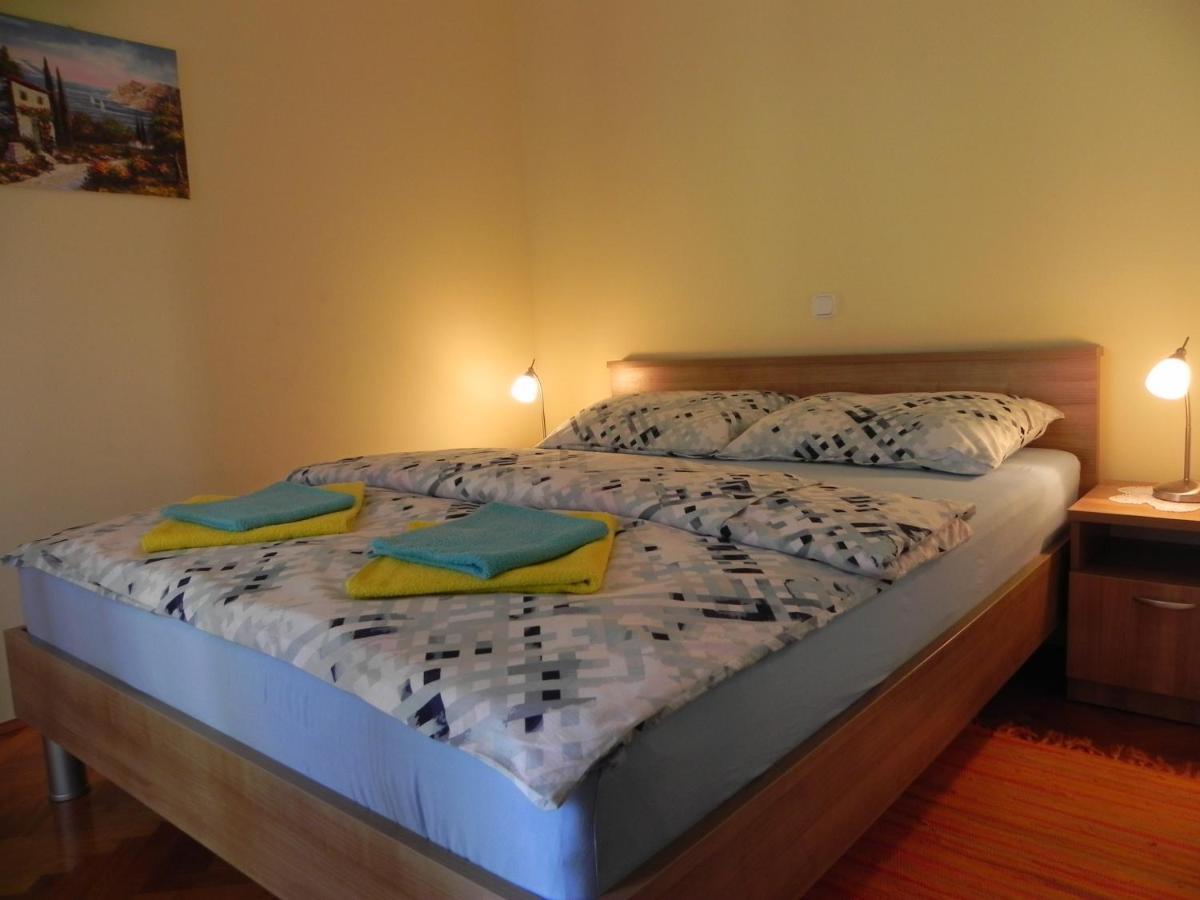 Apartments Katalenic Selce Exterior foto